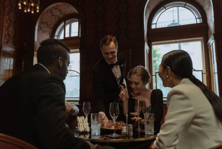 O futuro do garçom para eventos: o fim do amadorismo