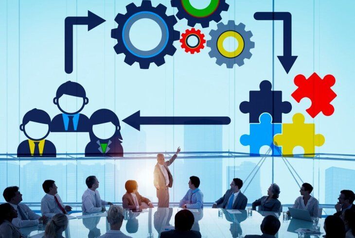 Manutenção Durante o Evento: Uma Análise Comparativa